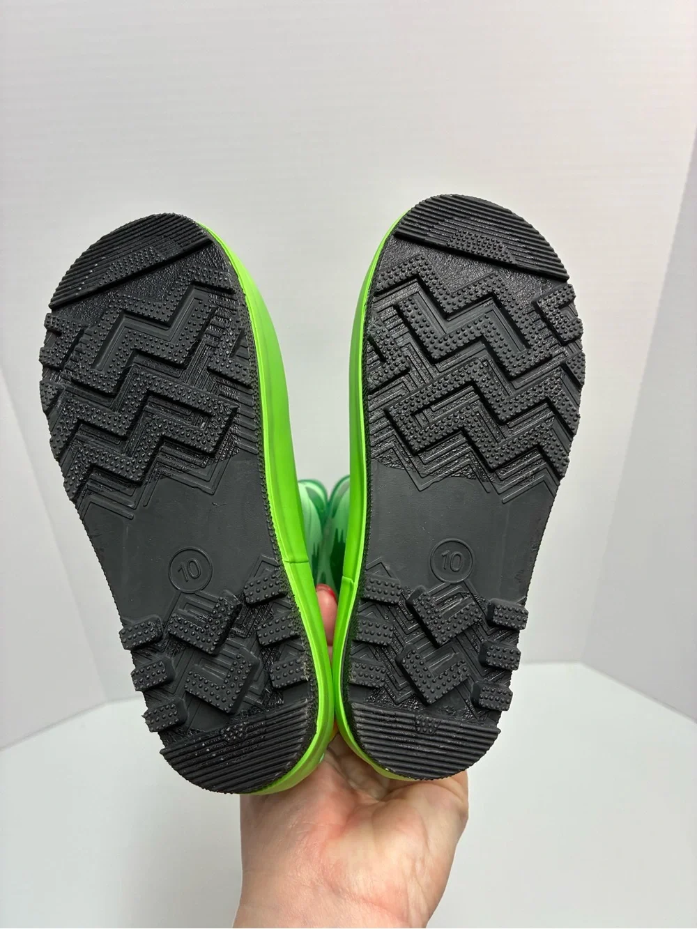 Cat & Jack Kids Green Leaf Caterpillar Rain Boots